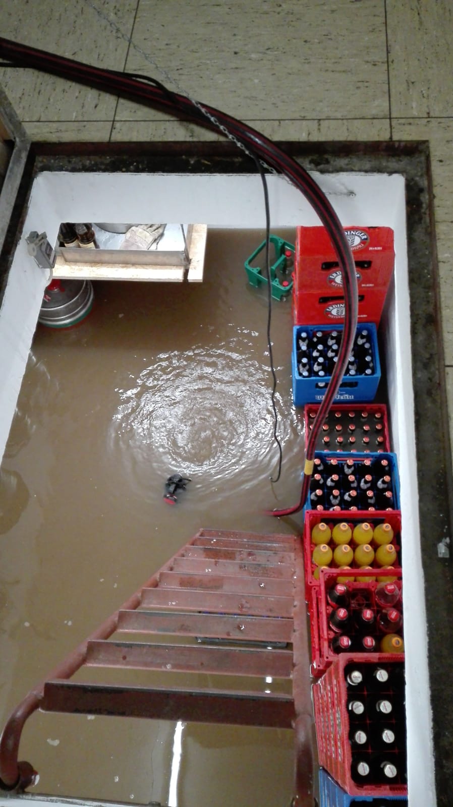 Hochwasser am Bootshaus im Mai